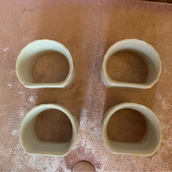 Four Vintage Porcelain Napkin Rings with Yellow Roses, Flat on One Side - Picture 5 of 6